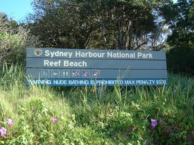 ../2000/03/24-AUS-manly-beach-nude.jpg