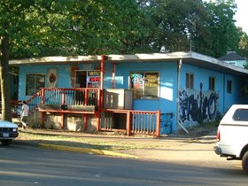../2001/10/04-eugene-OR-tattoo-shop.jpg
