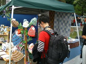../2001/10/06-eugene-OR-sat-market-stripe.jpg