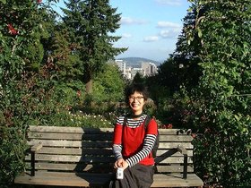 ../2001/10/09-portland_OR-OR-rose-garden-nora-view.jpg