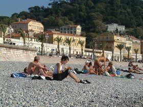 ../2001/11/4-nice-FRA-beach-reading.jpg