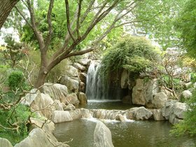 ../2002/10/10-sydney-AUS-chinese-garden-falls.jpg