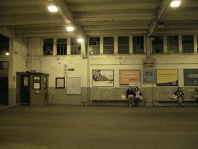 ../2002/12/21-lechmere-bus-stop.jpg