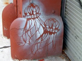 ../2003/09/27-brooklyn-NY-williamsburg-stencil-jelly-alie.jpg