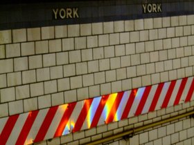 ../2003/10/19-1526-subway-brooklyn-NY.jpg