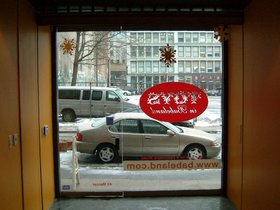 ../2004/01/18-NYC-NY-ny-babes-snow.jpg