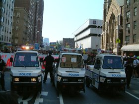 29-NYC-NY-ny-RNC-march-cop.jpg