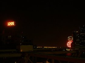 ../2004/12/31-brooklyn_bridge-newyear-bridge-new_years.jpg