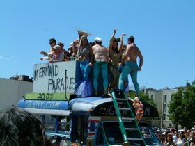 ../2007/06/23-brooklyn-NY-mermaid_parade-parade_14.jpg