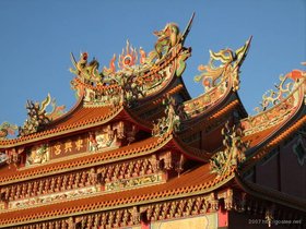 ../2007/08/06-1808-dragon-fulong-TWN-beach-temple.jpg