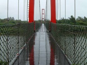../2007/08/07-1513-by_nora-beach-bridge-bynora.jpg