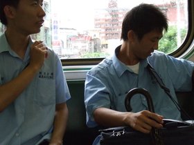 ../2007/08/07-fulong-TWN-boy-beach-train.jpg