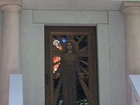 ../2007/09/02-1530-greenwood_cemetery-cemetery-jesus-bronze-glass.jpg