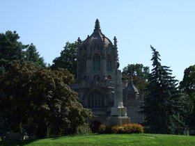 ../2007/09/02-1531-greenwood_cemetery-cemetery-chapel.jpg