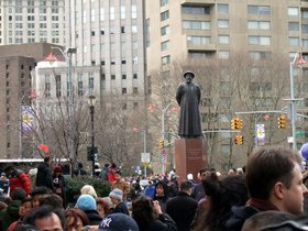../2008/02/10-1358-chinatown-lunar_newyear-statue.jpg