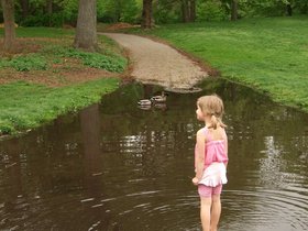 10-1433-brooklyn-NY-prospect_park-birthday-park-nora-bday-puddle-duck-girl.jpg
