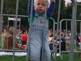 ../2008/07/14-1850-brooklyn-NY-prospect_park-park-symphony-kid.jpg
