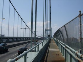 ../2009/06/07-1429-randalls-NY-island-triborough-bridge.jpg