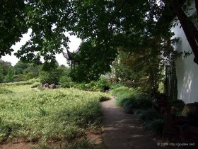 07-1446-si-snug_harbor-scholars-garden-outside.jpg