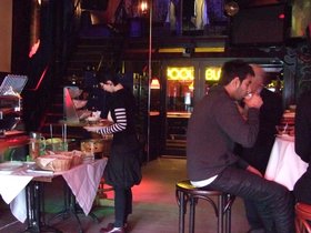 ../2010/03/29-0831-amsterdam-NLD-club-smokey-breakfast.jpg