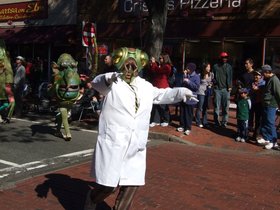 ../2010/10/10-1145-davis_sq-honk-bug.jpg