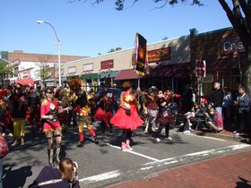 ../2010/10/10-1151-davis_sq-honk-flame.jpg