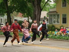 ../2011/05/14-1354-holland-tulip-time-dance.jpg