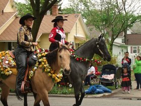 ../2011/05/14-1430-holland-tulip-time-cowgirls.jpg