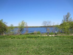 ../2012/04/29-1207-fresh_pond-MA-spring.jpg