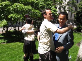 ../2012/05-wedding/19-1258-greg-wedding-hug-joseph-bleventhal_park.jpg