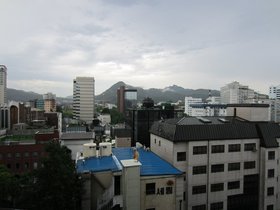../2012/07/30-0947-KOR-rooftop-seoul.jpg
