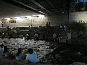 ../2012/07/30-2132-people-KOR-cheonggyecheon-seoul.jpg