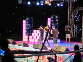 ../2012/08/01-2018-ladies-KOR-beach-concert-gangneung.jpg