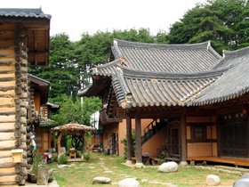 ../2012/08/03-1009-KOR-hike-building-gangneung.jpg