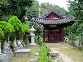 ../2012/08/06-1432-KOR-temple-seoul.jpg