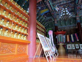 ../2012/08/06-1438-KOR-buddha-temple-seoul.jpg