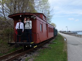 ../2014/05/10-1530-portland_ME-ME-train.jpg