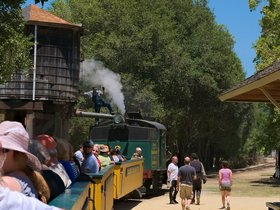 ../2015/06/25-1248-train-santa_cruz-CA-redwood.jpg