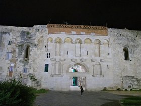 ../2016/05/13-2158-HRV-diocletian_palace-split.jpg