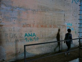 ../2016/05/16-1629-graffiti-vis-HRV-island-ruins-nora.jpg