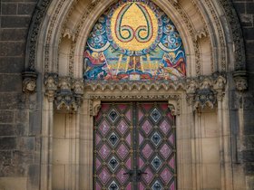 ../2018/05/29-1250-prague-CZE-church-building.jpg