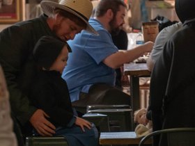 ../2018/10/10-1140-family-kid.jpg