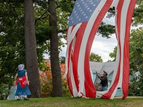 ../2020/09/27-1328-flag-powder_house-MA-park-street.jpg