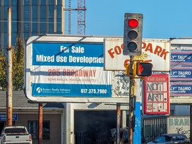 28-1046-sign.jpg